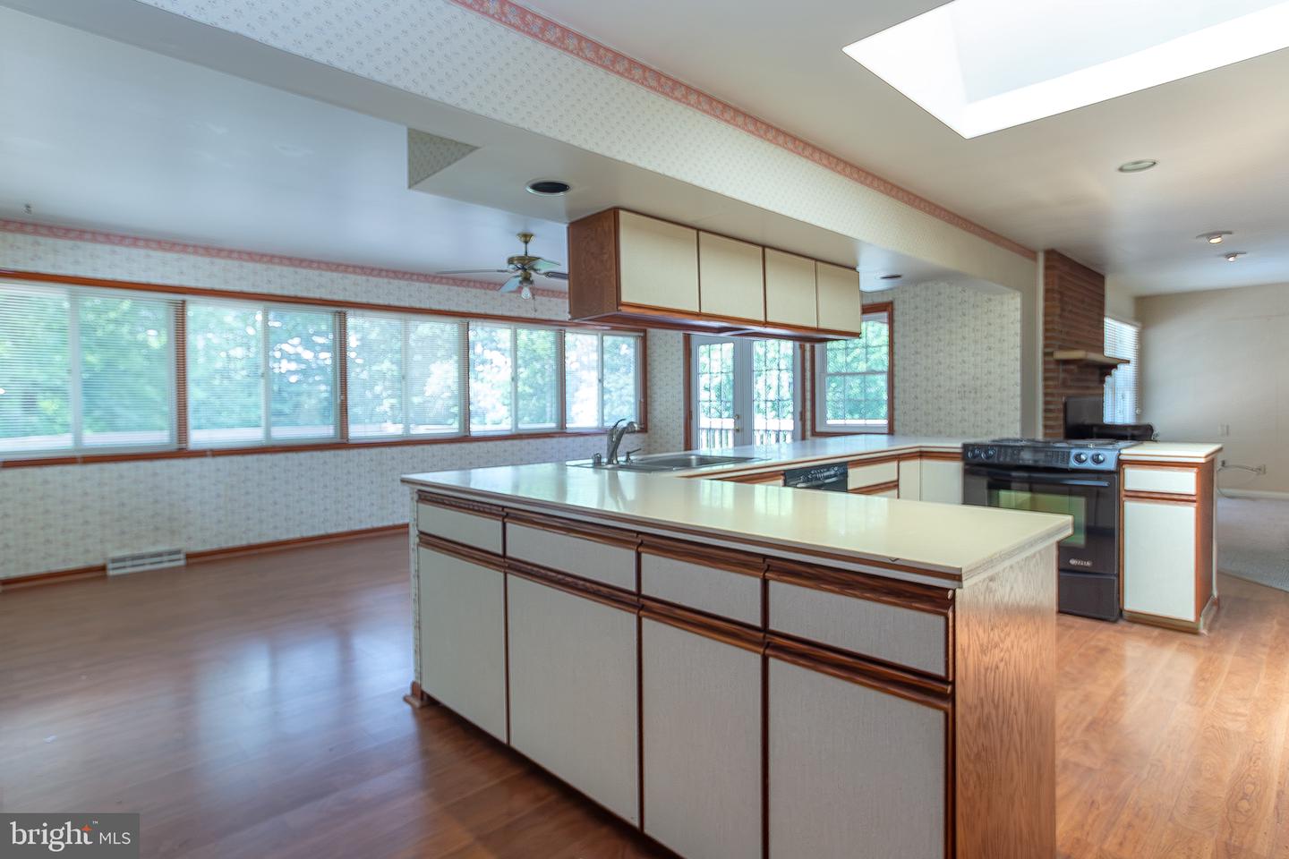 15930 Irish Ave Property Photo 4
