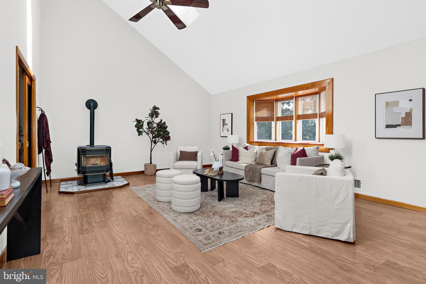 2426 Wythe Ave Property Photo 6