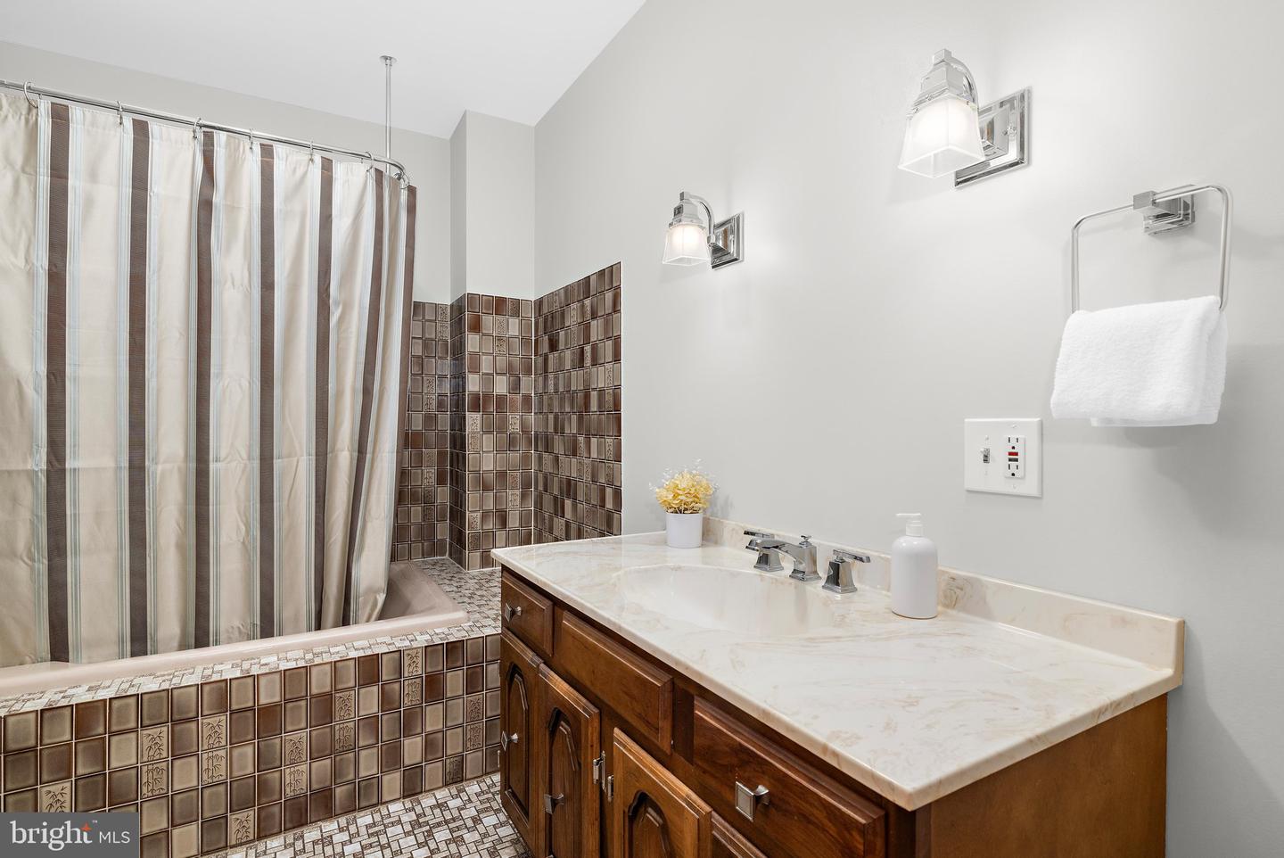 2426 Wythe Ave Property Photo 19