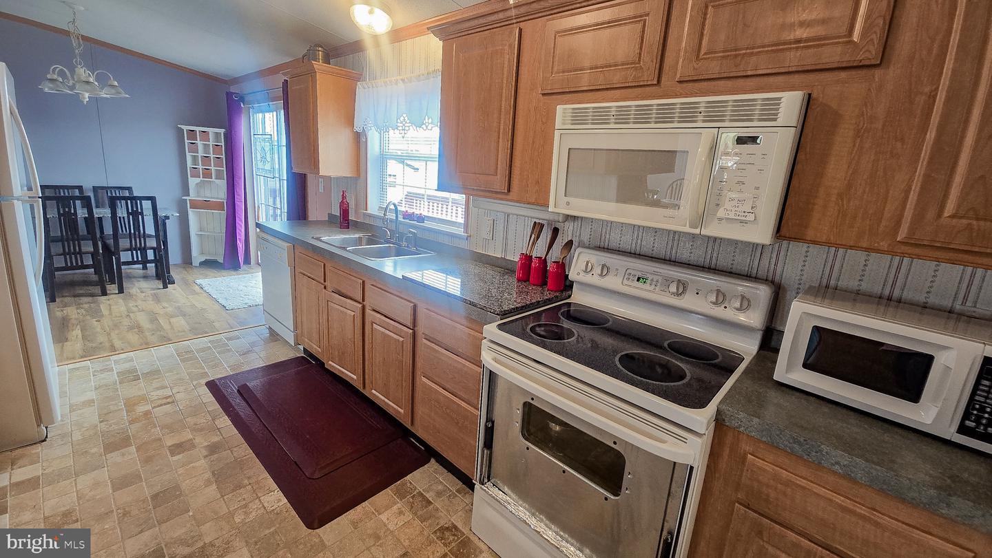 3304 Iris Ln Property Photo 14