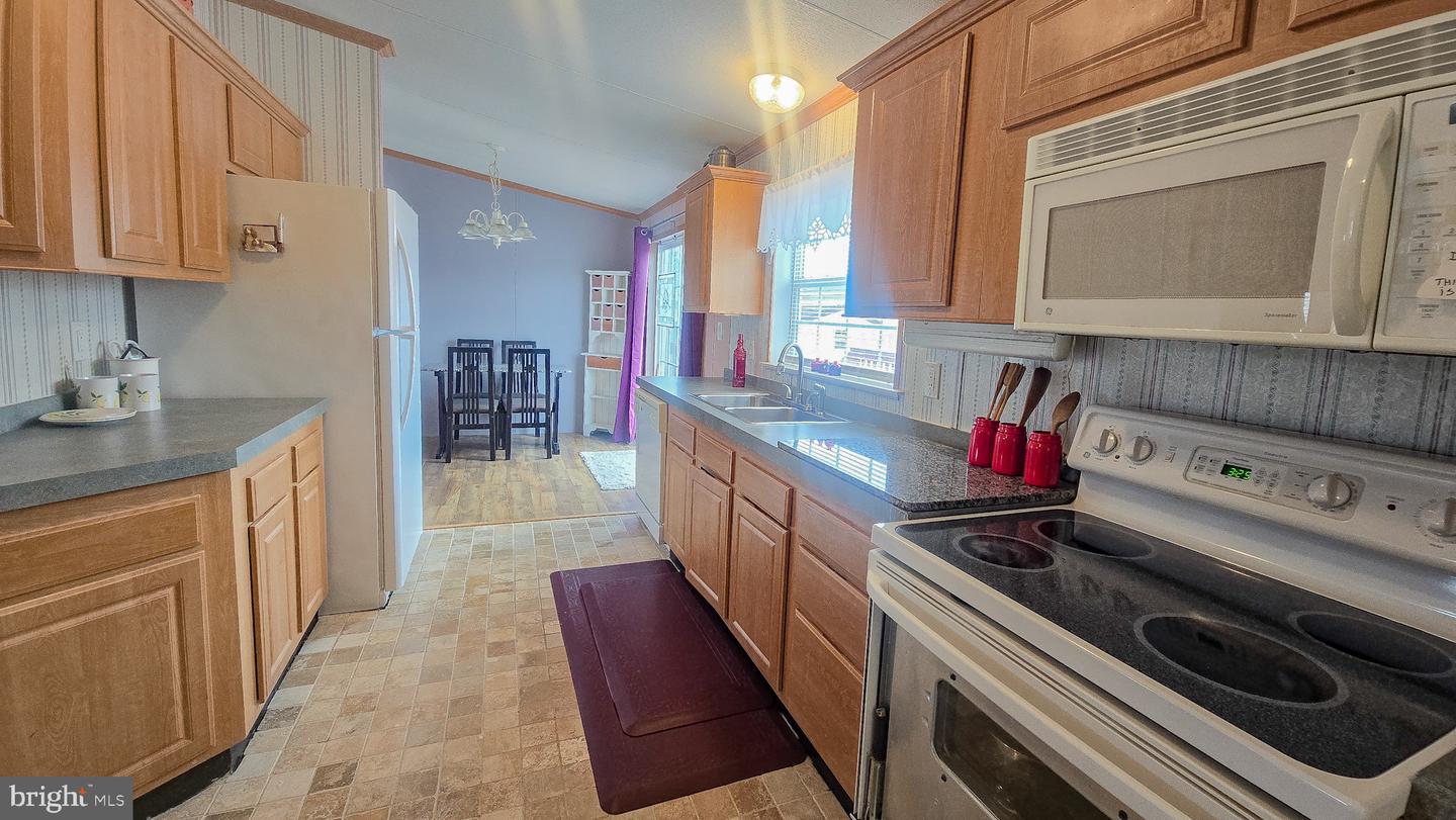 3304 Iris Ln Property Photo 15