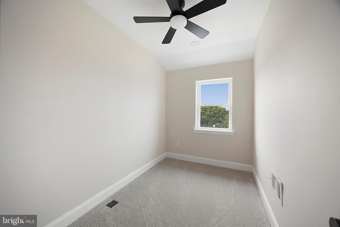 8048 Kavanagh Rd Property Photo 26