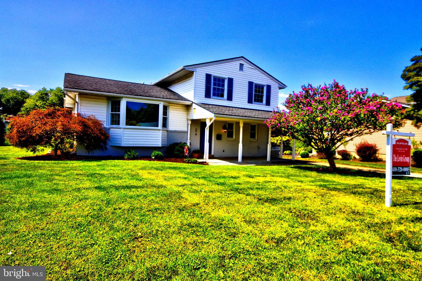 214 Brackenwood Ct Property Photo 4