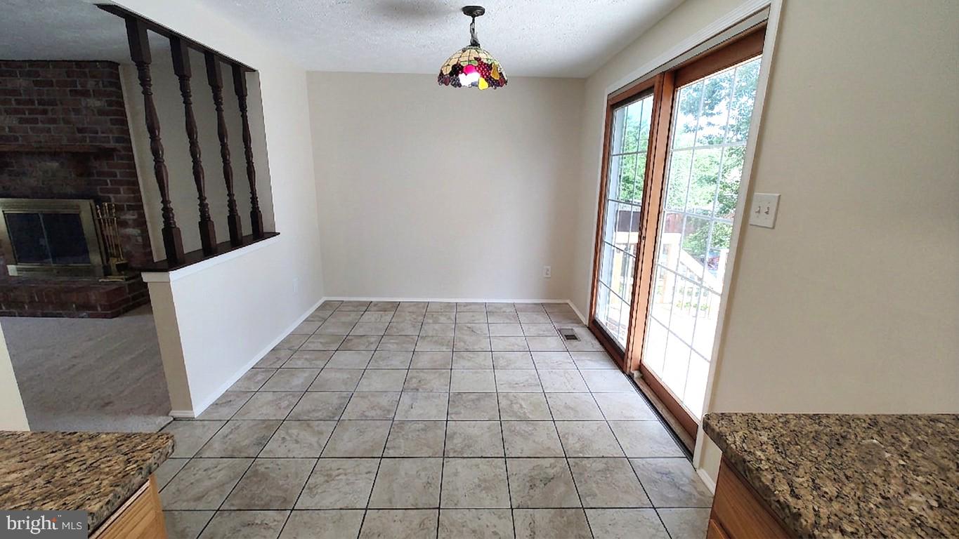 8638 Saxon Cir Property Photo 3