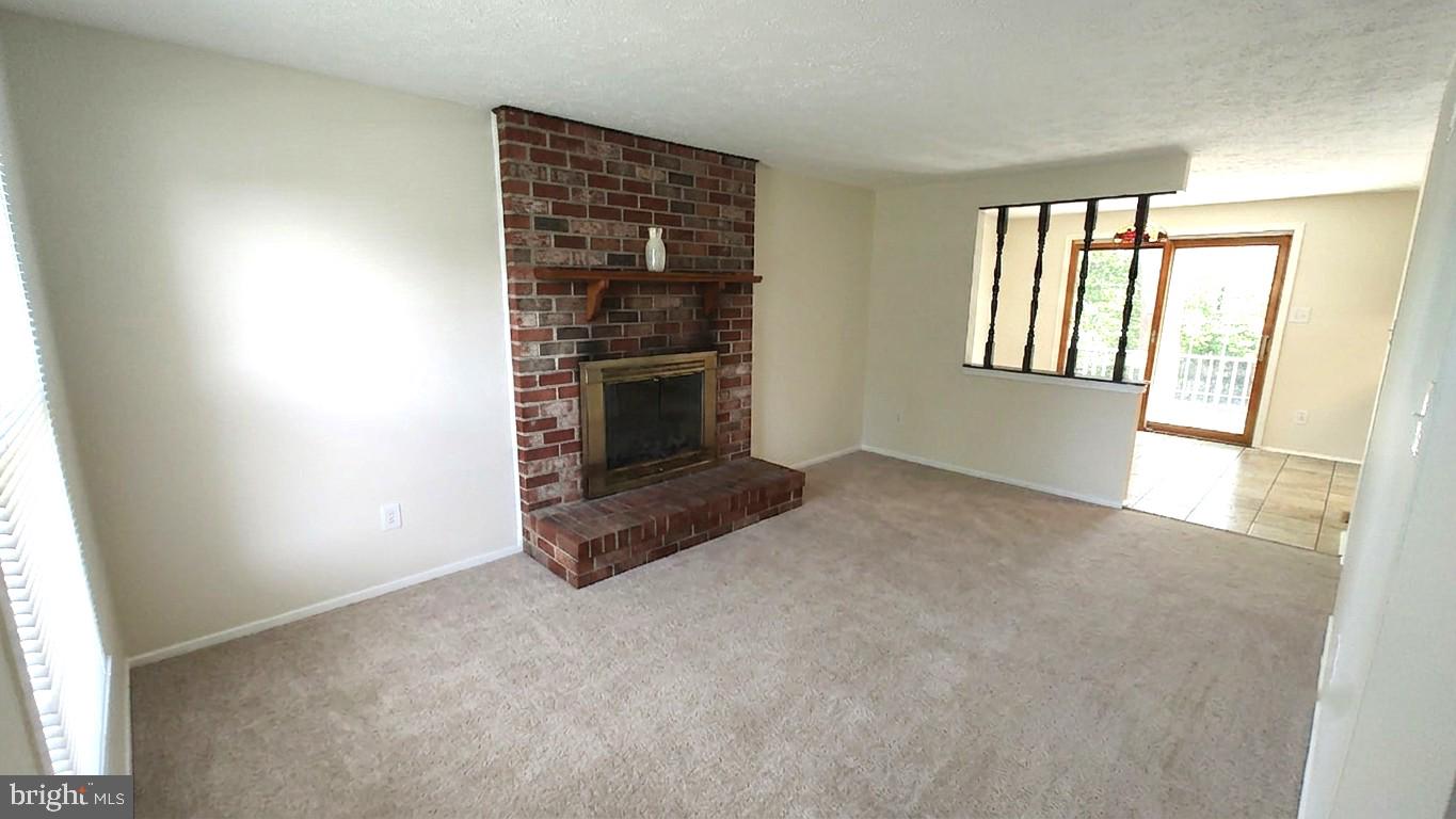 8638 Saxon Cir Property Photo 8