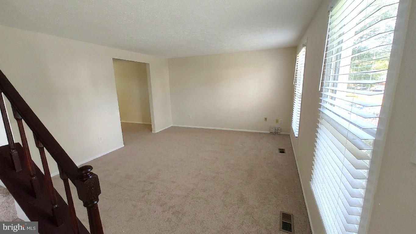 8638 Saxon Cir Property Photo 9