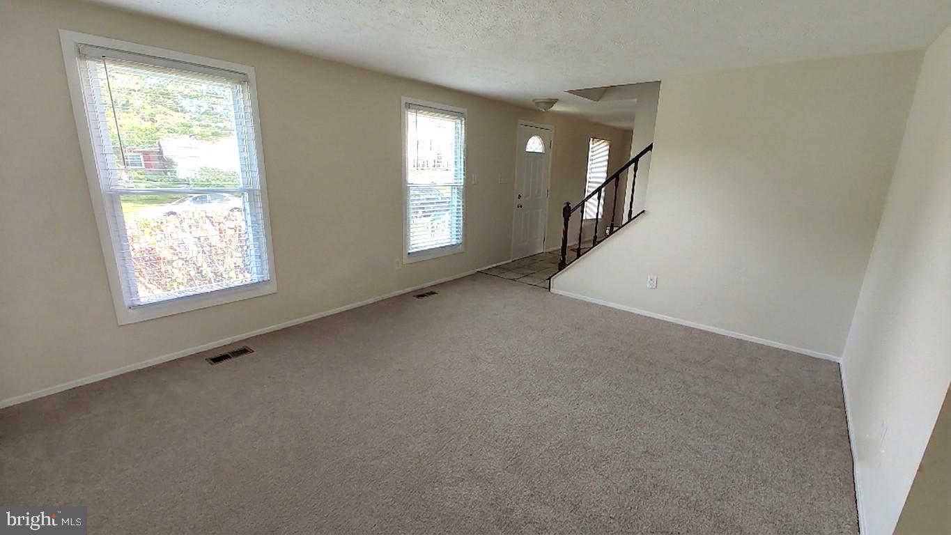 8638 Saxon Cir Property Photo 10