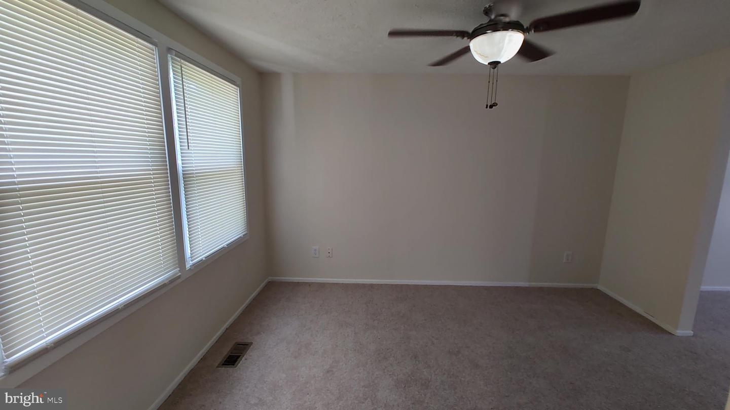 8638 Saxon Cir Property Photo 12