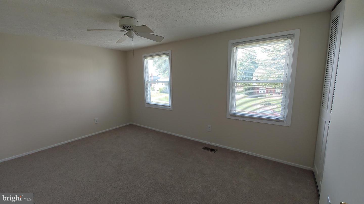 8638 Saxon Cir Property Photo 16