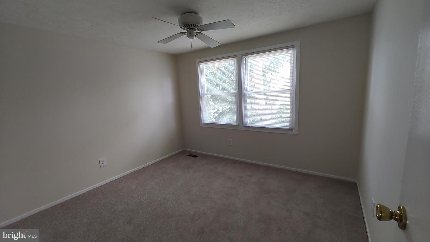 8638 Saxon Cir Property Photo 20