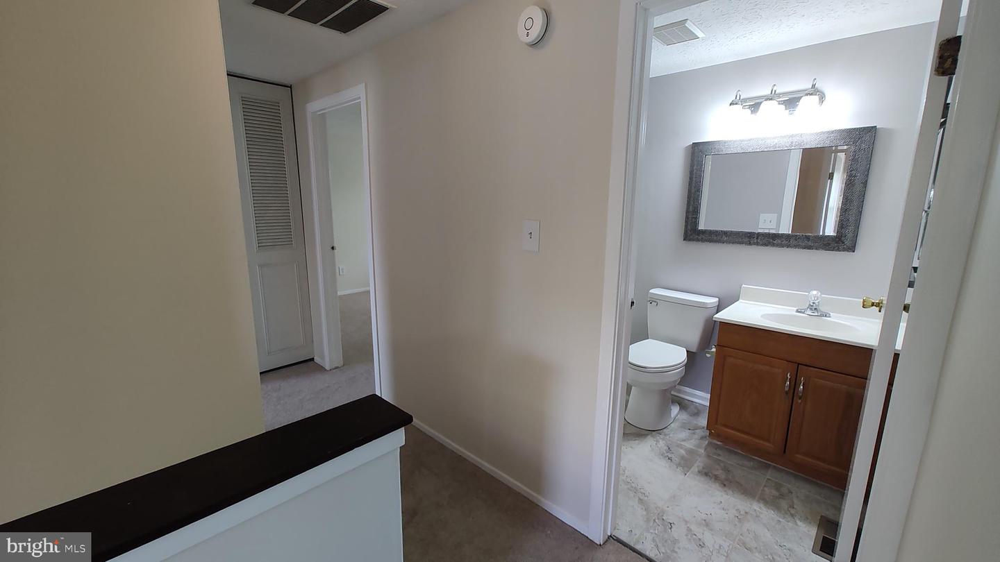 8638 Saxon Cir Property Photo 24