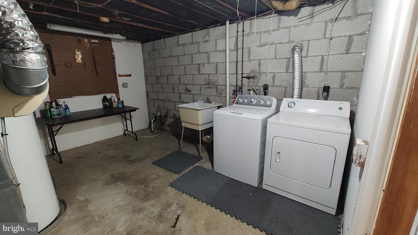 8638 Saxon Cir Property Photo 30