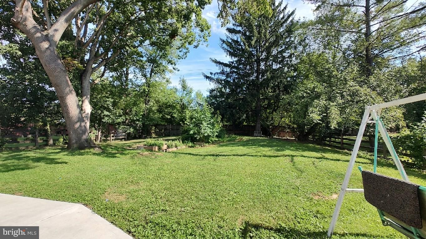8638 Saxon Cir Property Photo 31