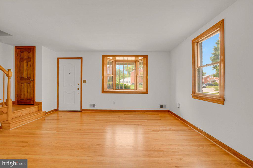340 Elinor Ave Property Photo 4