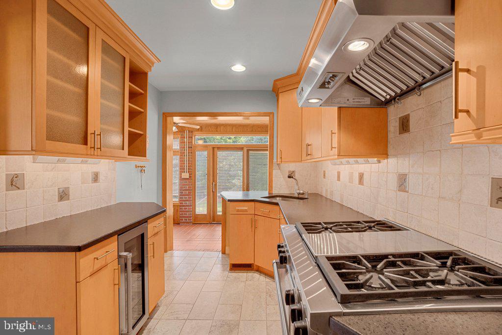 340 Elinor Ave Property Photo 14