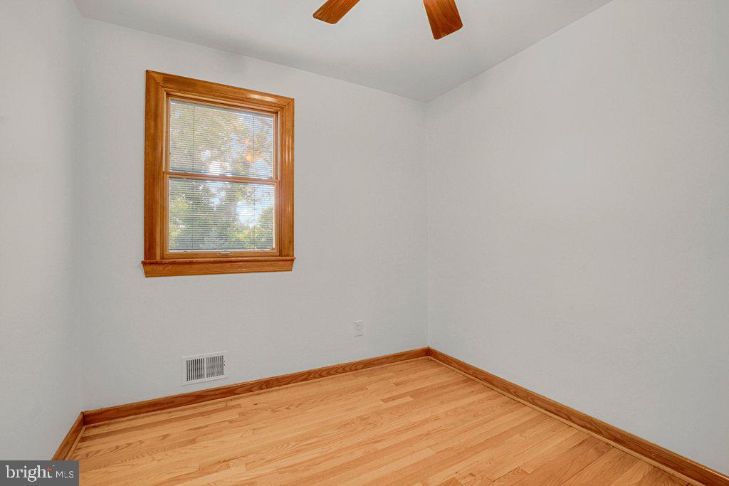 340 Elinor Ave Property Photo 23
