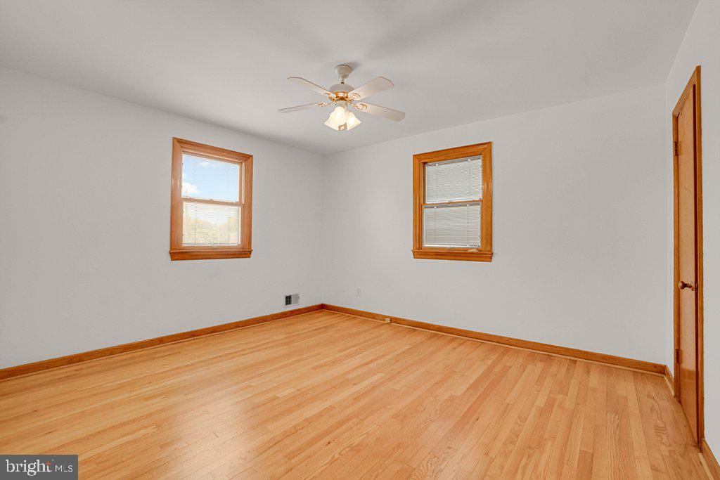 340 Elinor Ave Property Photo 27