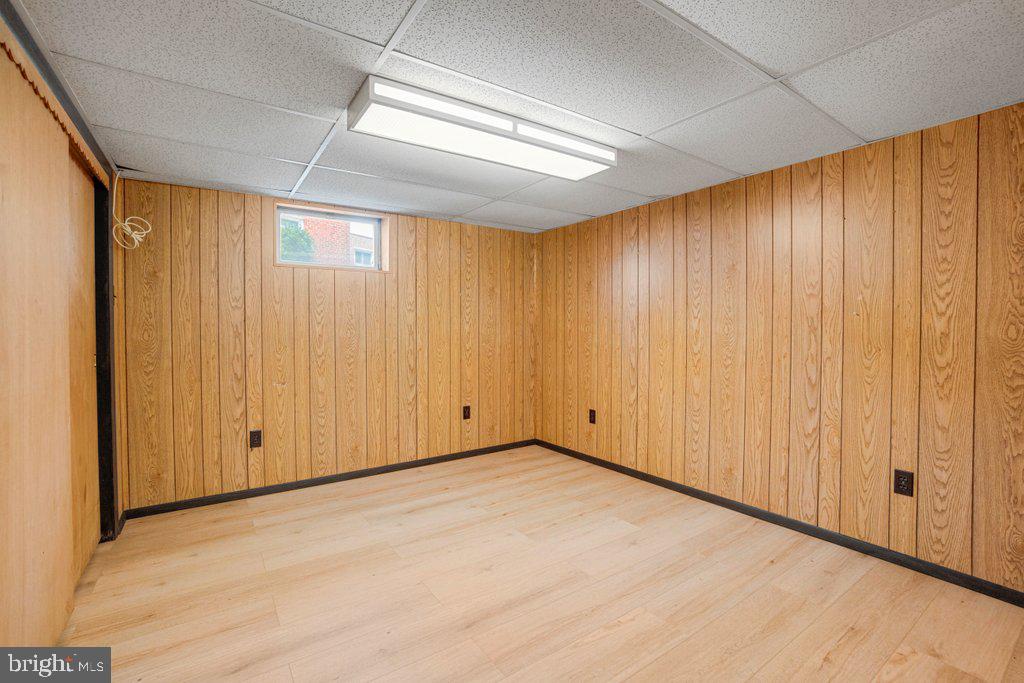 340 Elinor Ave Property Photo 31