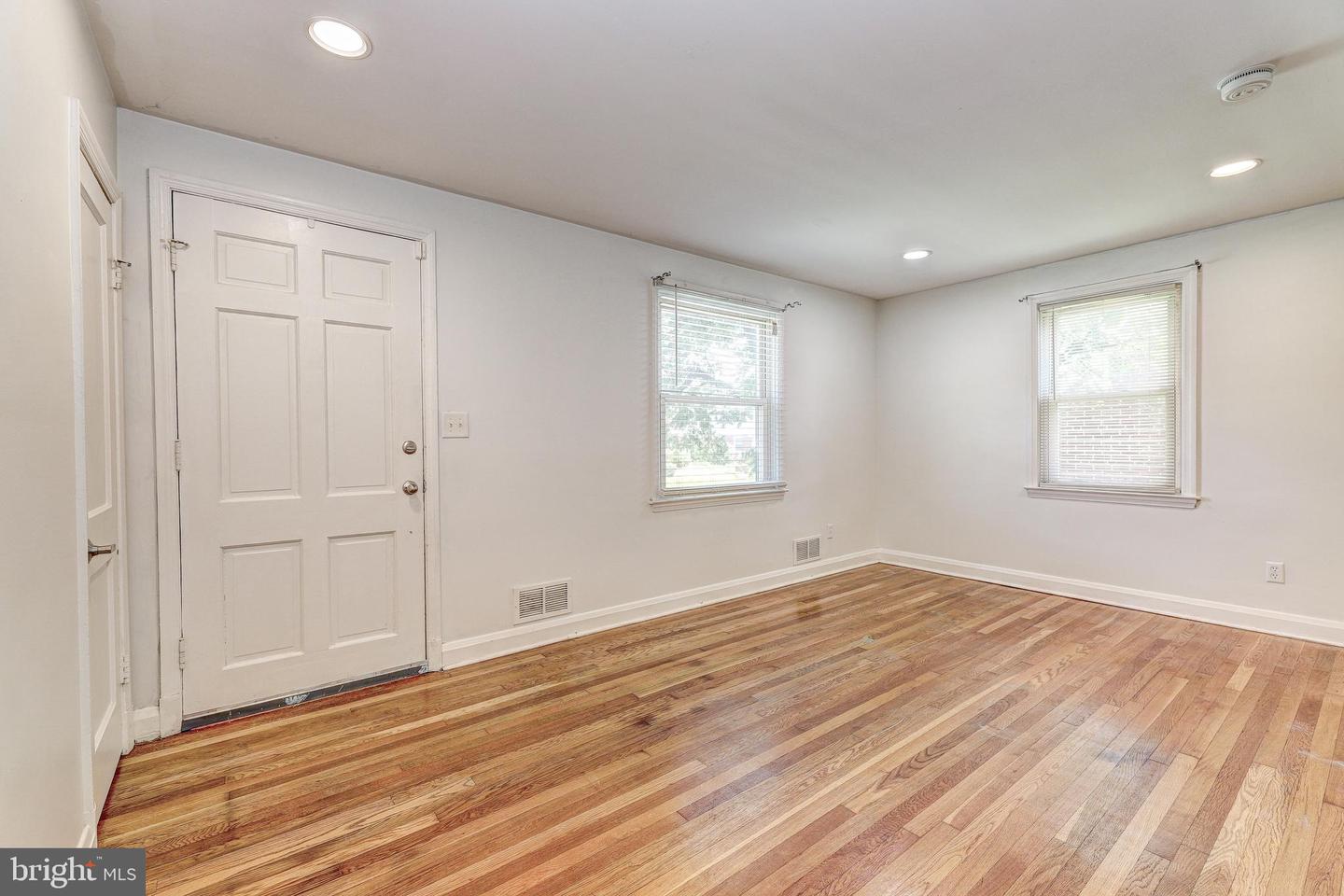 3731 Sylvan Dr Property Photo 2