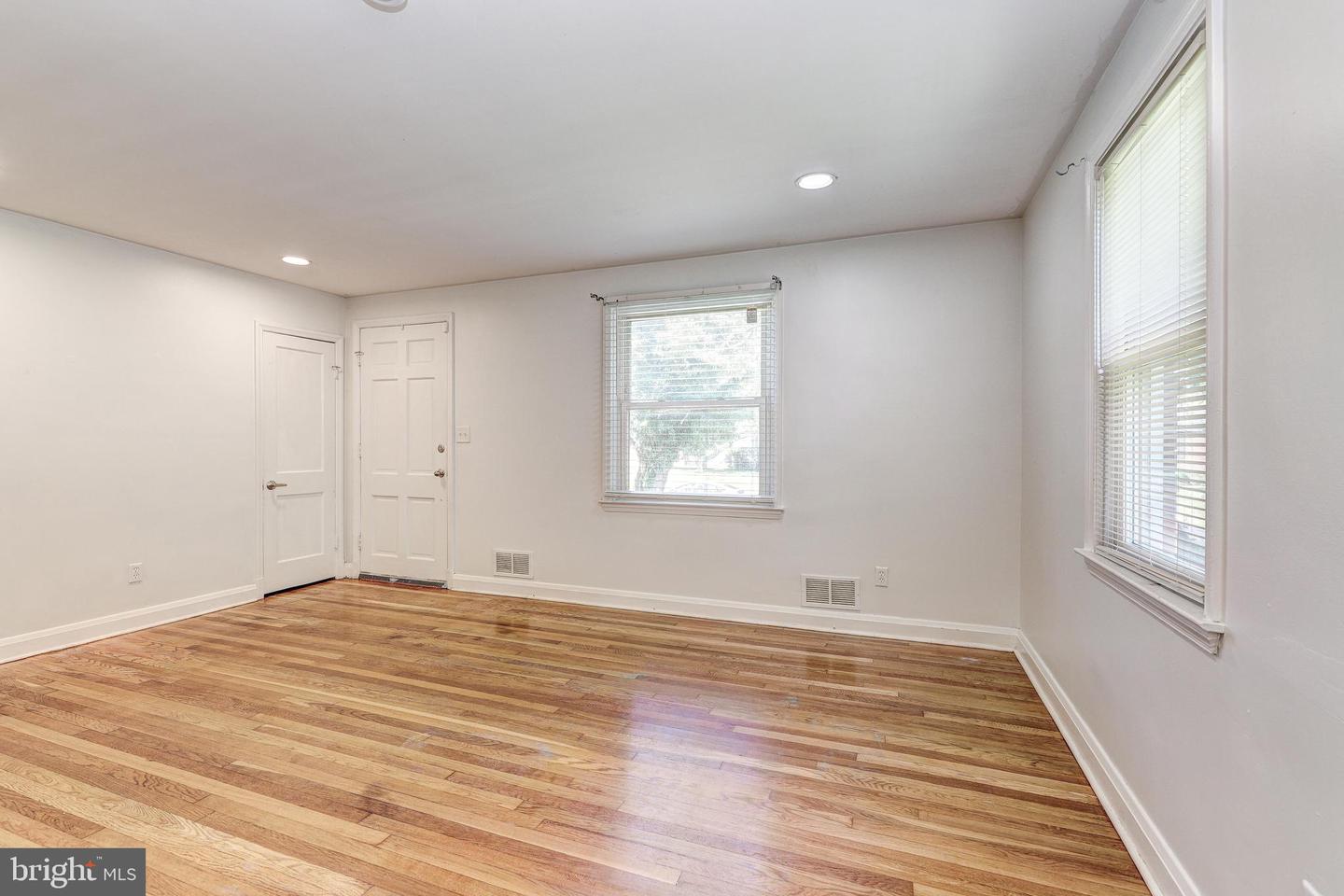 3731 Sylvan Dr Property Photo 4