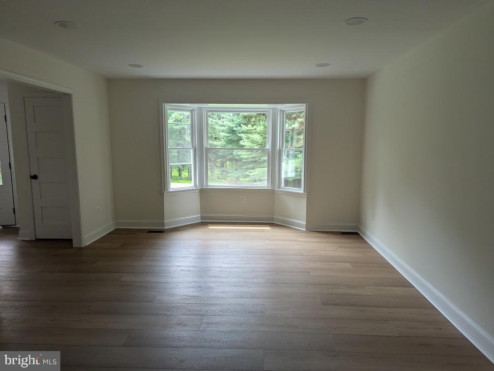 14004 Manor Rd Property Photo 6