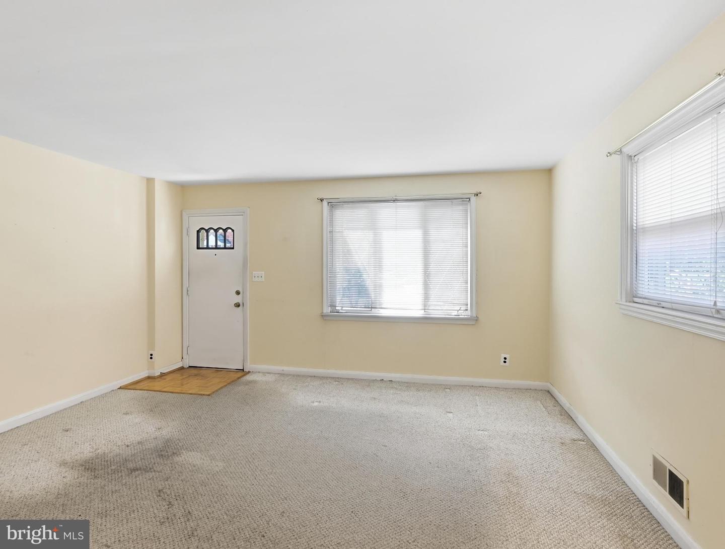 5515 Highridge St Property Photo 5