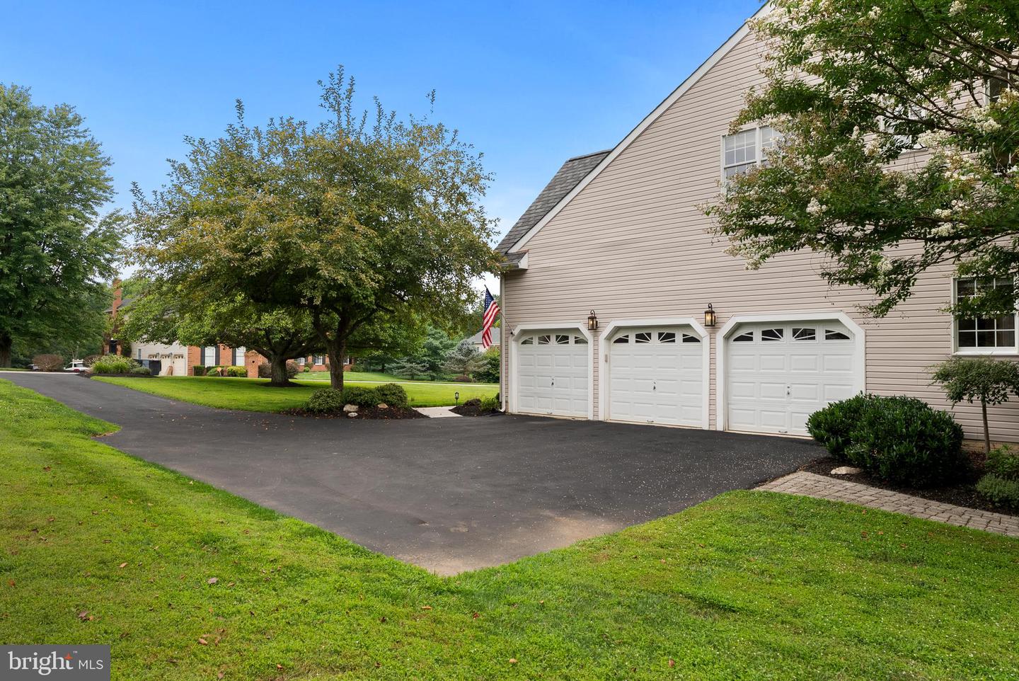 14835 Hunting Way Property Photo 6