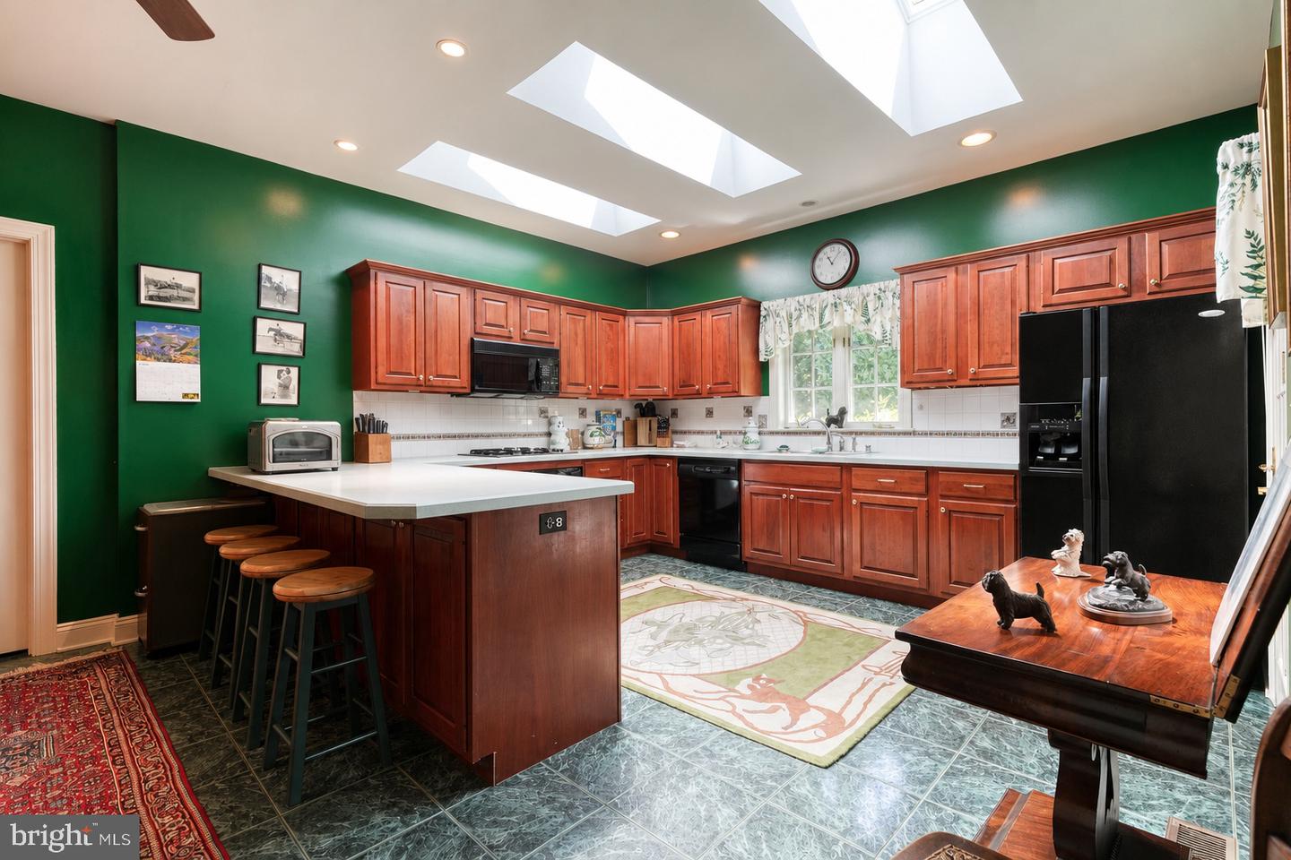 MDBC2171918 Property Photo 24