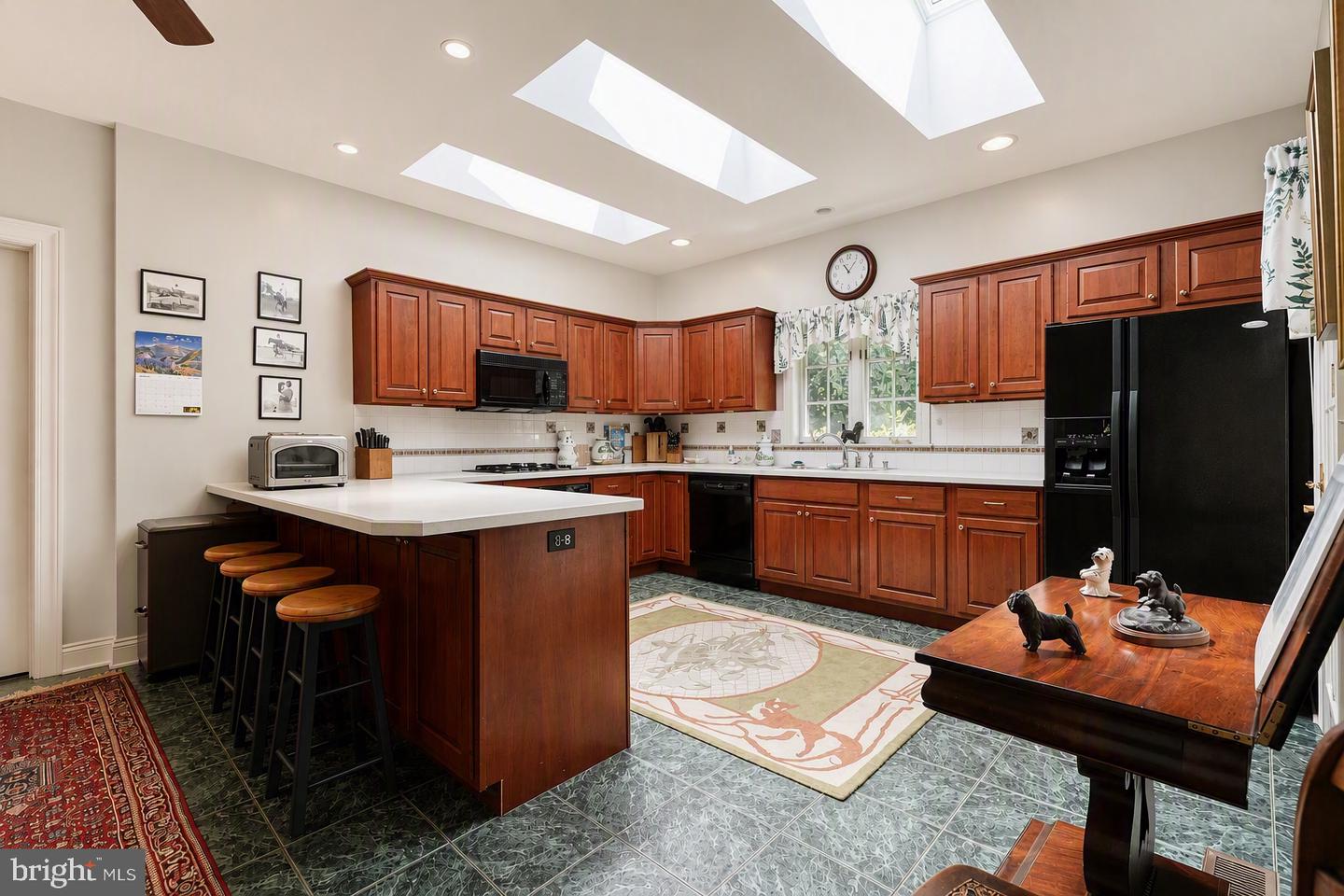 MDBC2171918 Property Photo 25