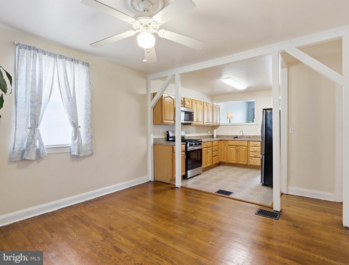3403 Hopkins Property Photo 5