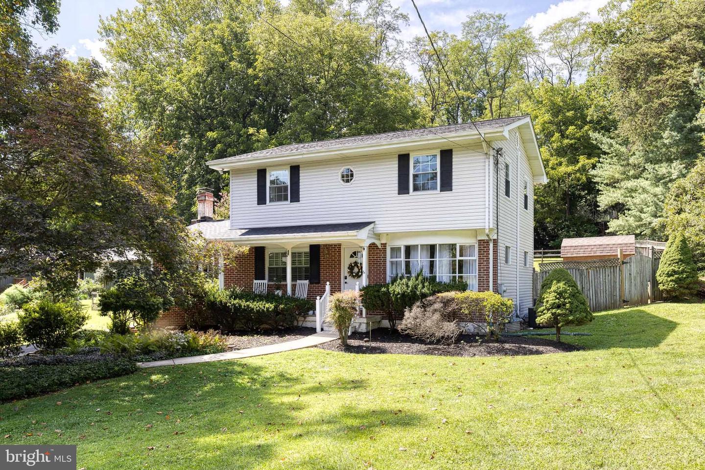 114 Hillside Rd Property Photo 1
