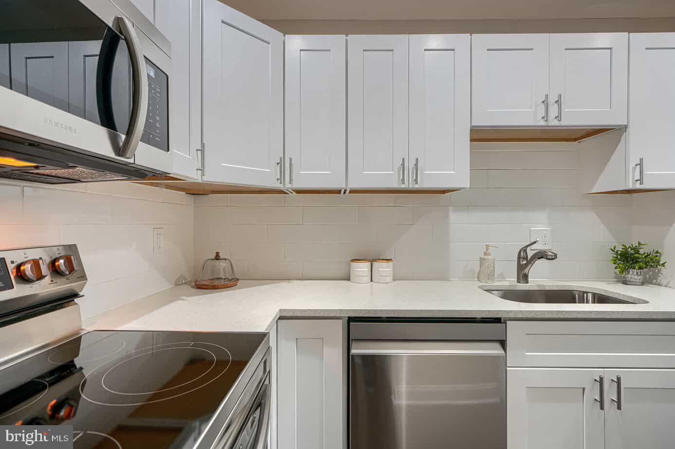12 Warren Lodge Ct #1-b Property Photo 10