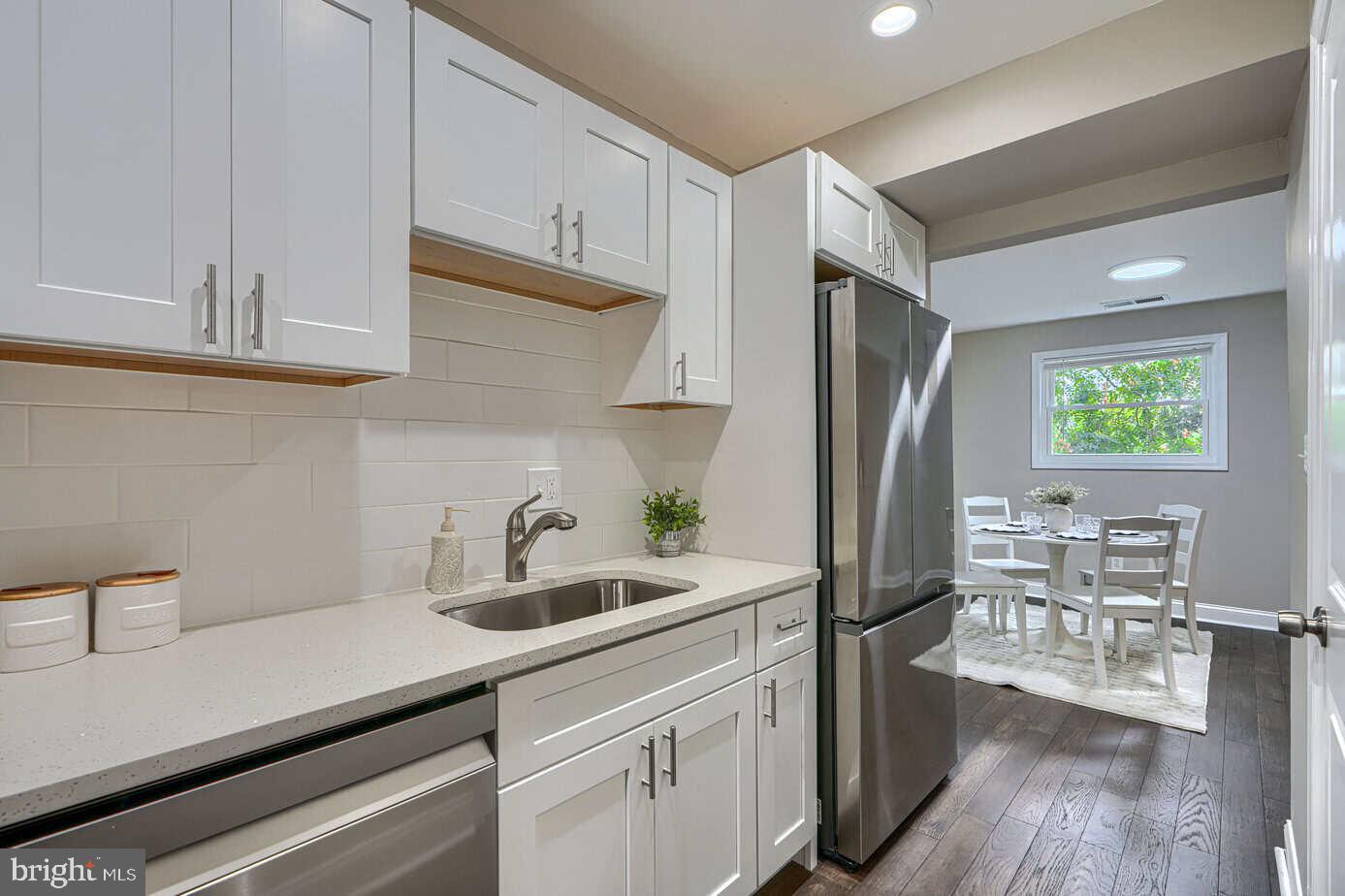 12 Warren Lodge Ct #1-b Property Photo 11