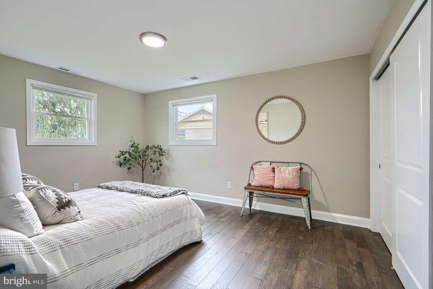12 Warren Lodge Ct #1-b Property Photo 14