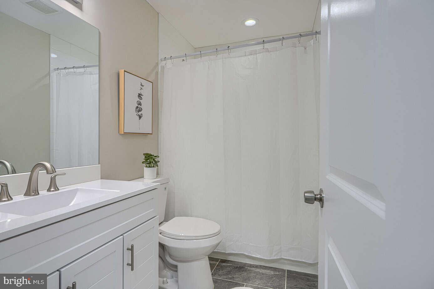12 Warren Lodge Ct #1-b Property Photo 18