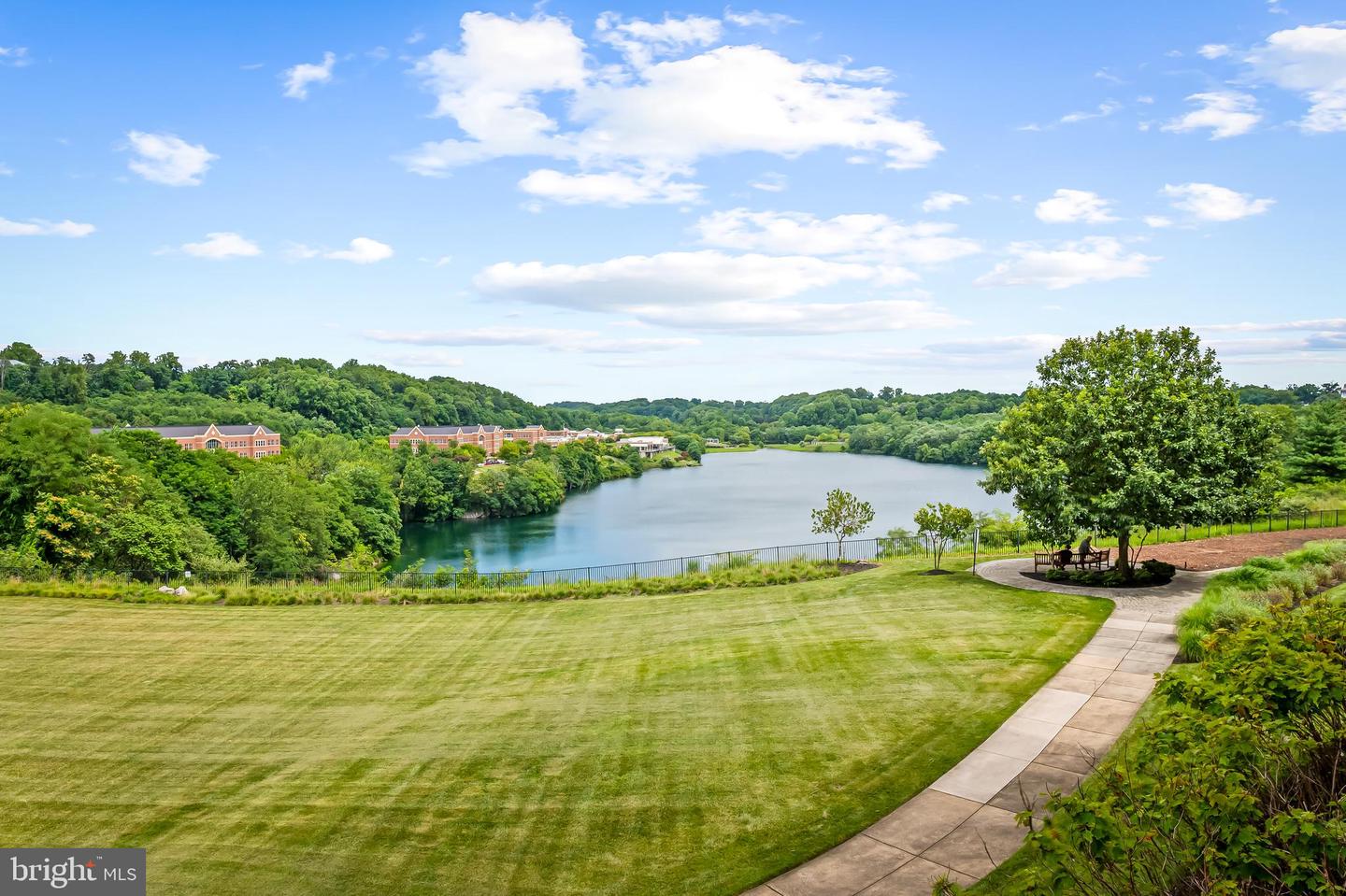 3000 STONE CLIFF DR #106 Property Photo 1
