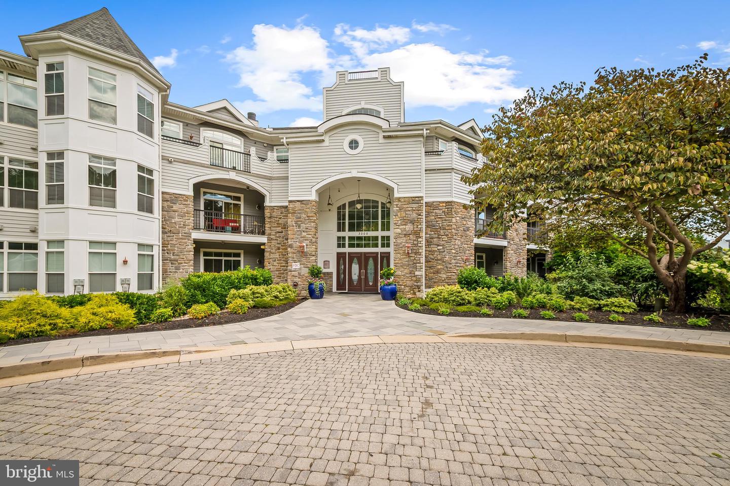 3000 Stone Cliff Dr #106 Property Photo 3