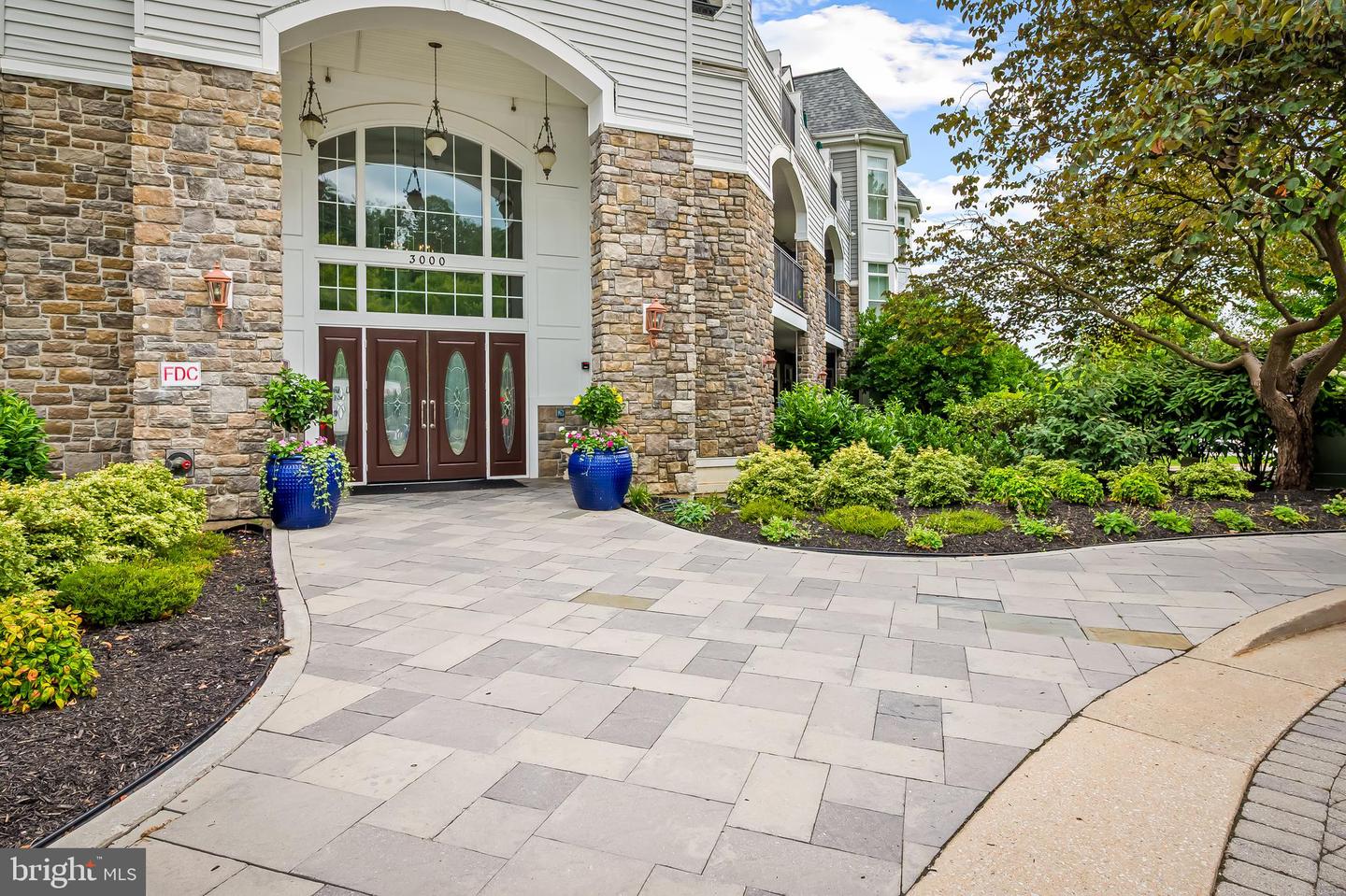 3000 Stone Cliff Dr #106 Property Photo 6