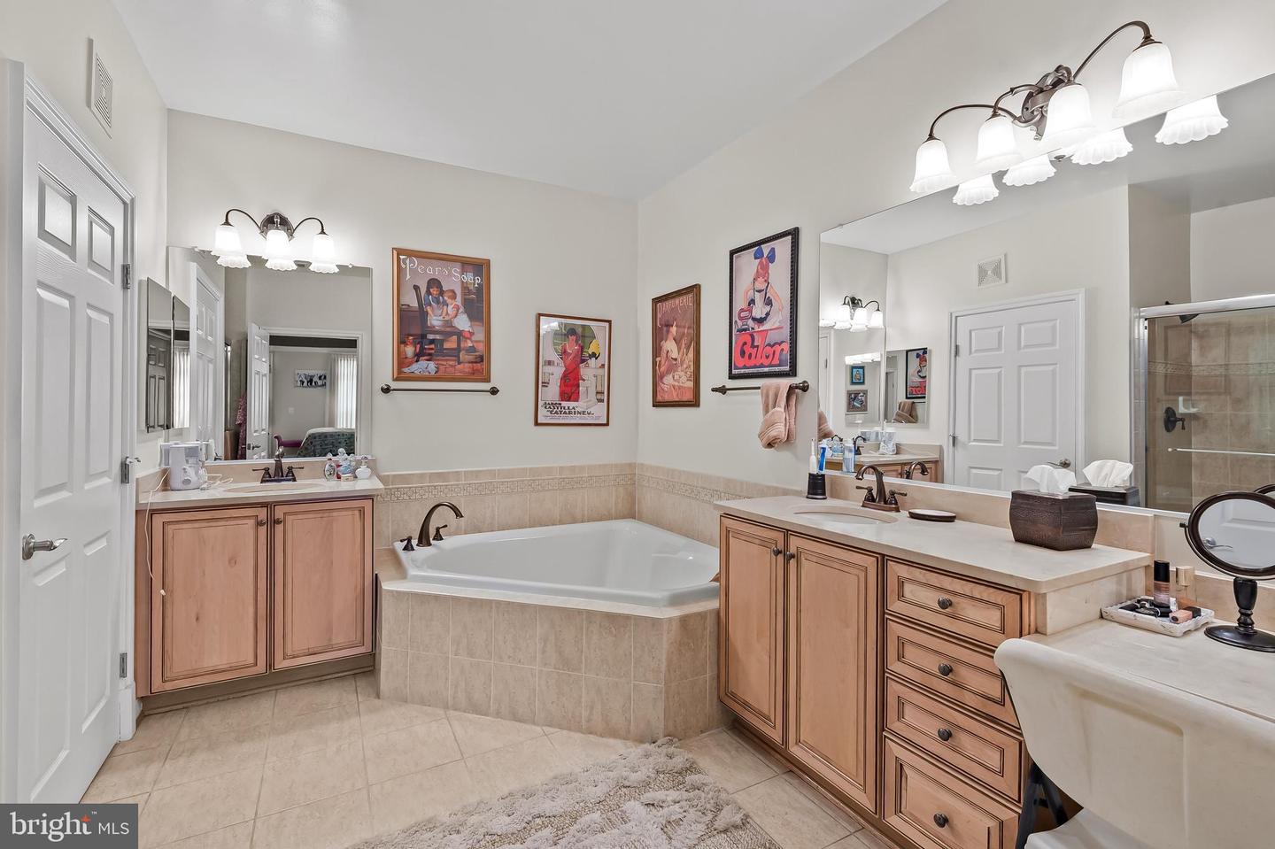 3000 Stone Cliff Dr #106 Property Photo 33
