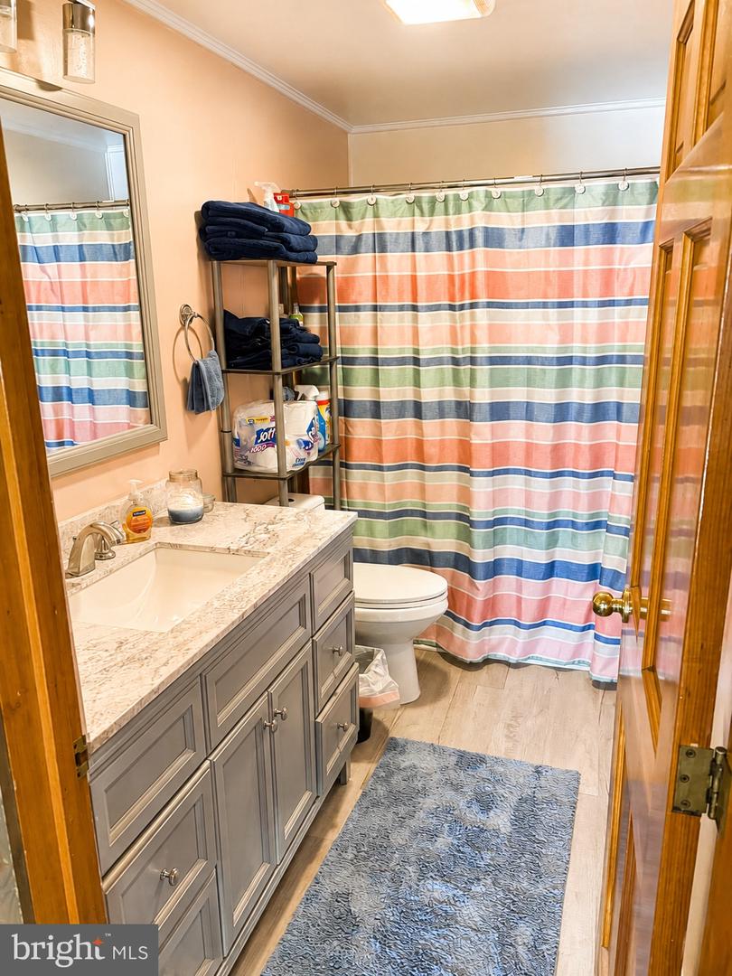 942 Woodlynn Rd Property Photo 13