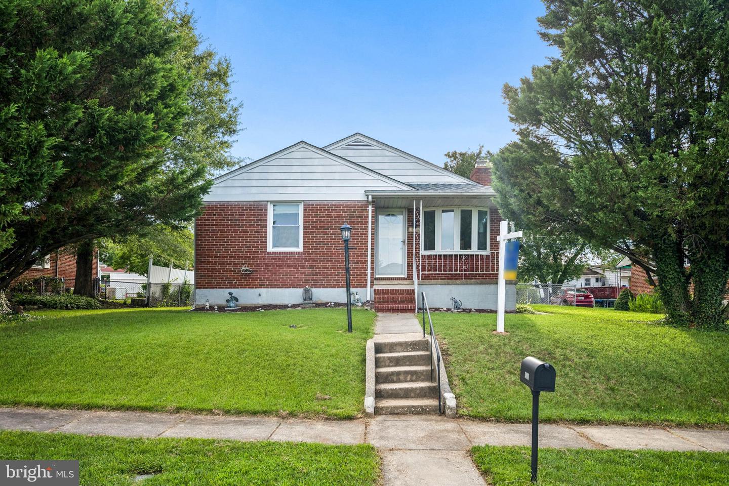 5814 Comstock Ave Property Photo 1