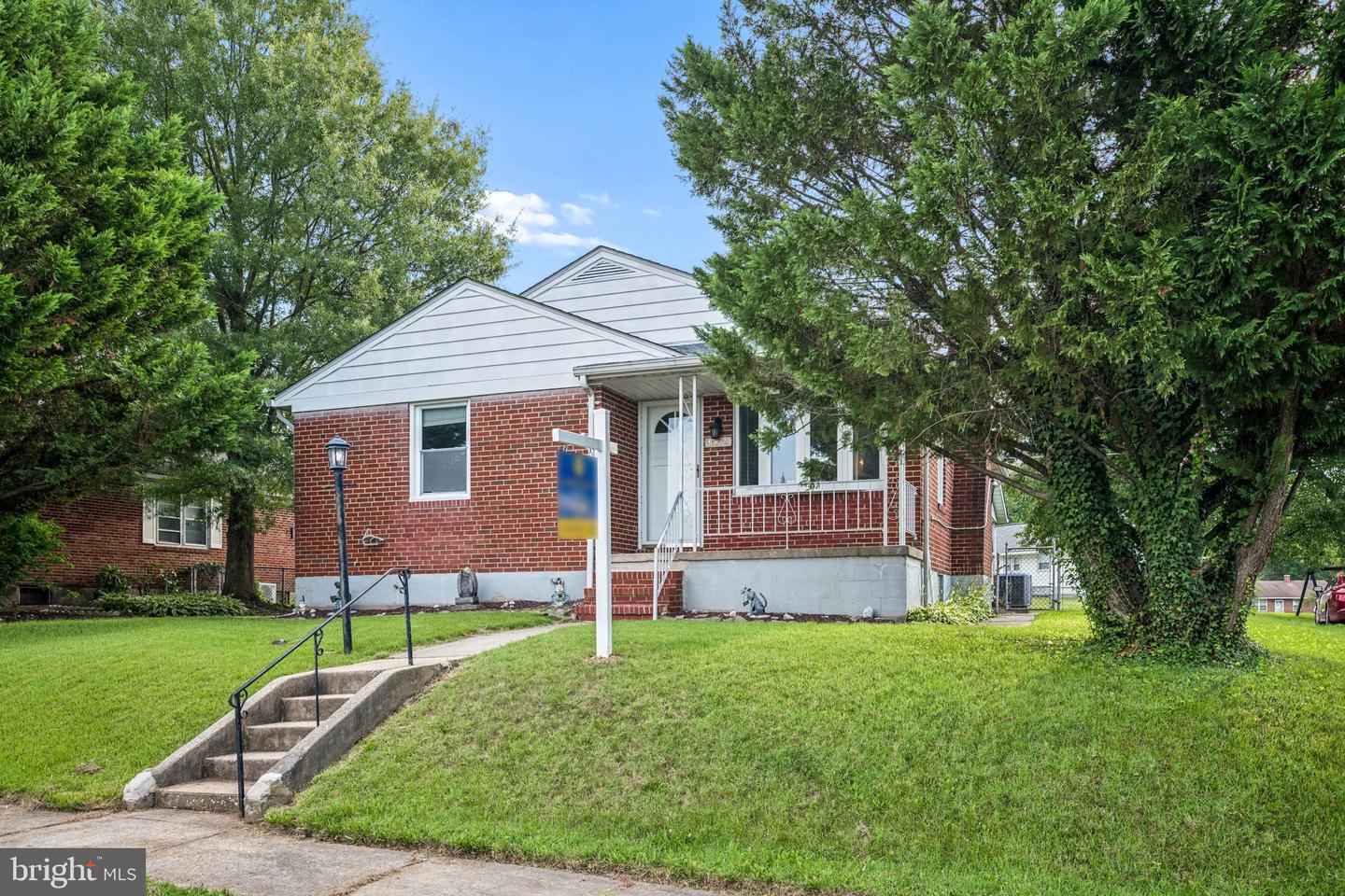 5814 Comstock Ave Property Photo 7