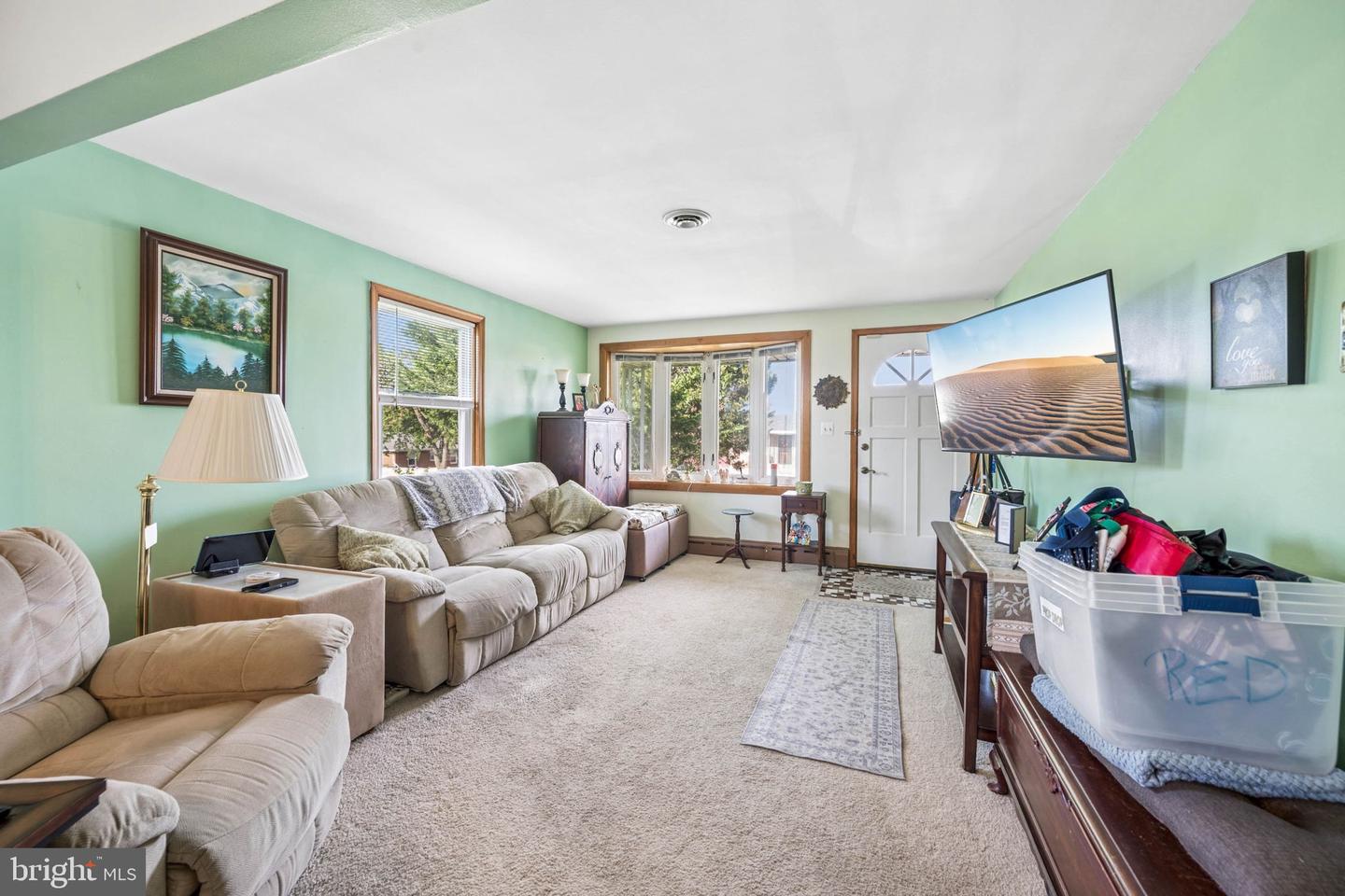 5814 Comstock Ave Property Photo 9