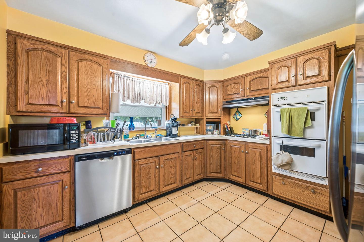5814 Comstock Ave Property Photo 13