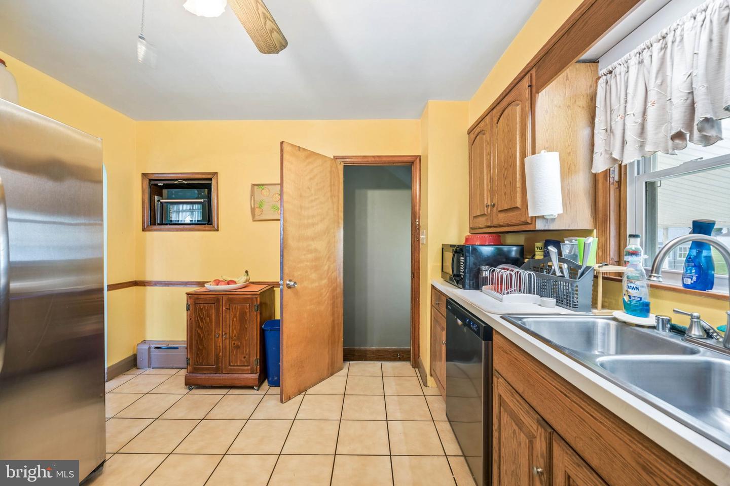 5814 Comstock Ave Property Photo 15