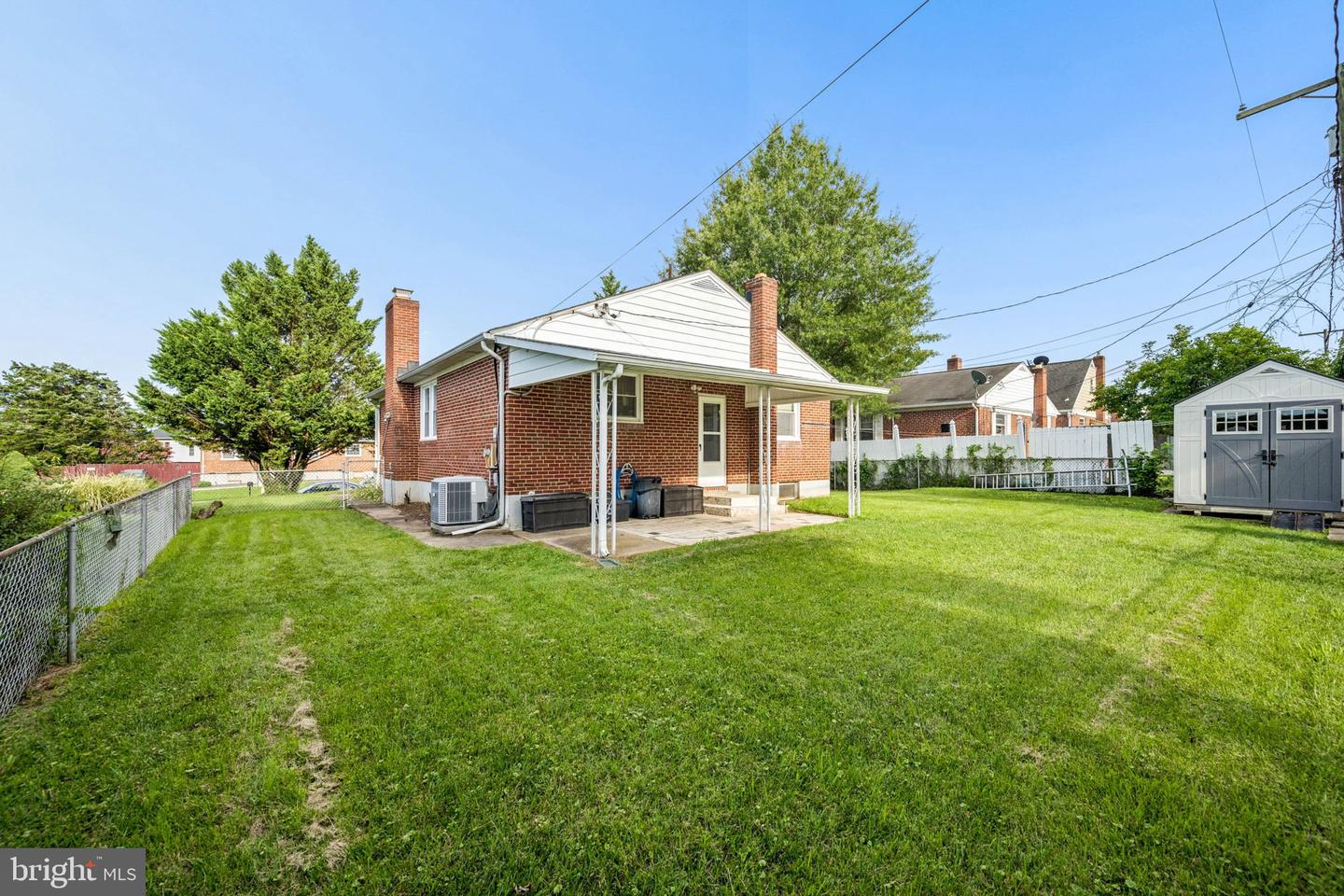 5814 Comstock Ave Property Photo 37