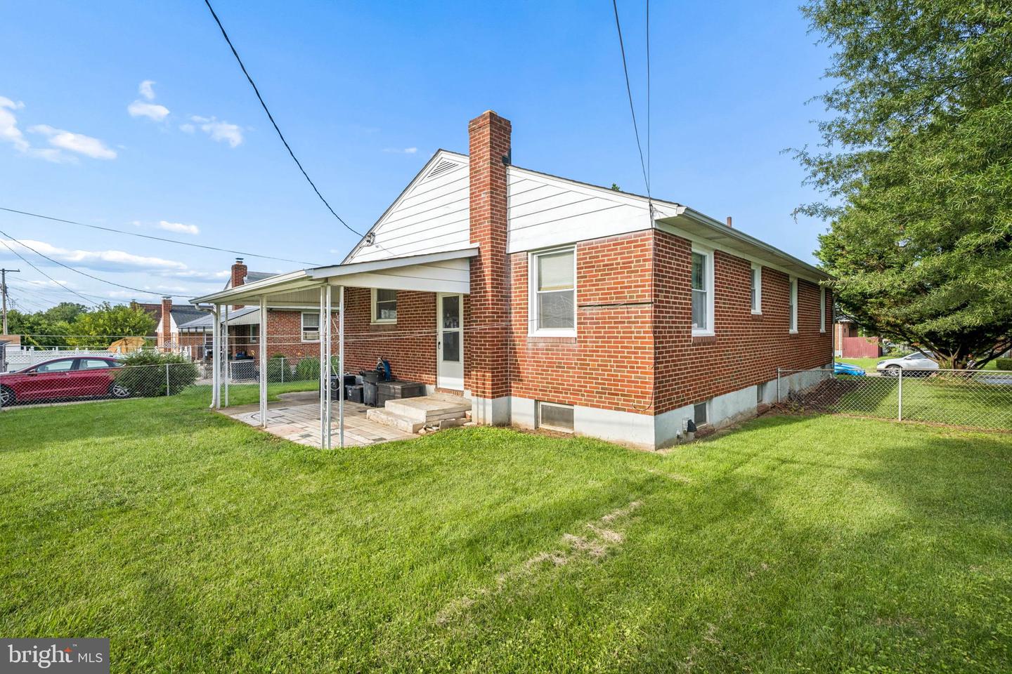 5814 Comstock Ave Property Photo 39