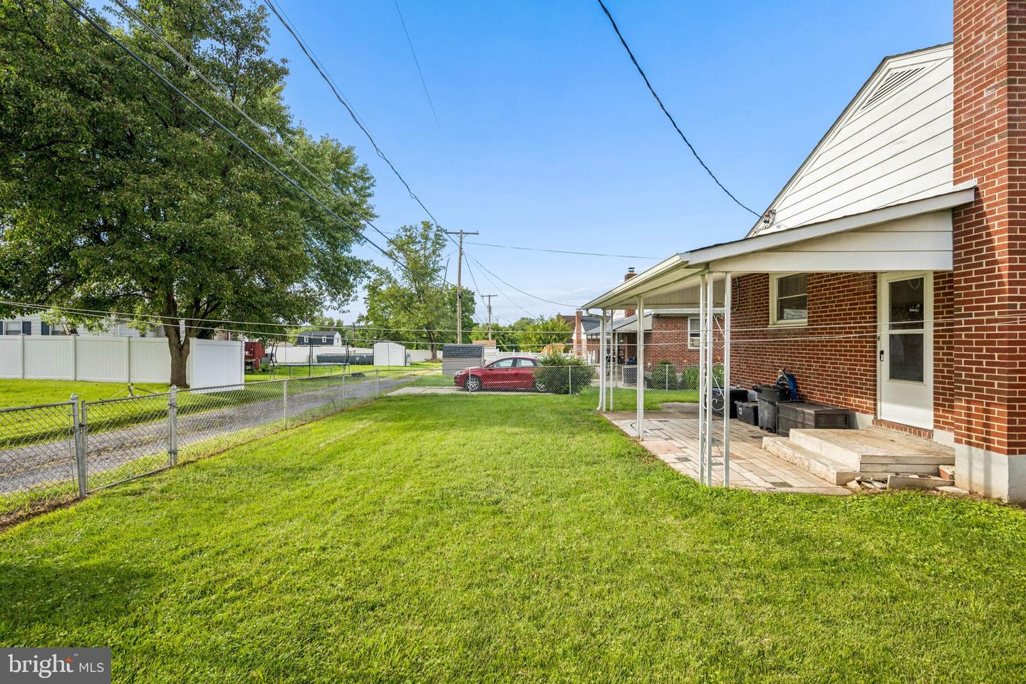5814 Comstock Ave Property Photo 40