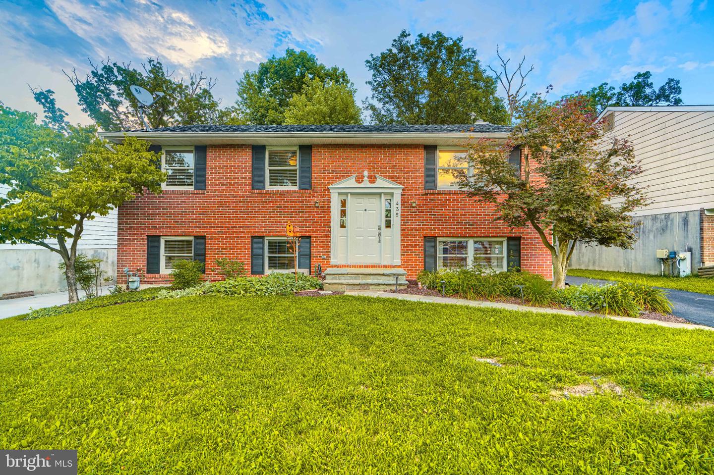 435 WESTSIDE BLVD