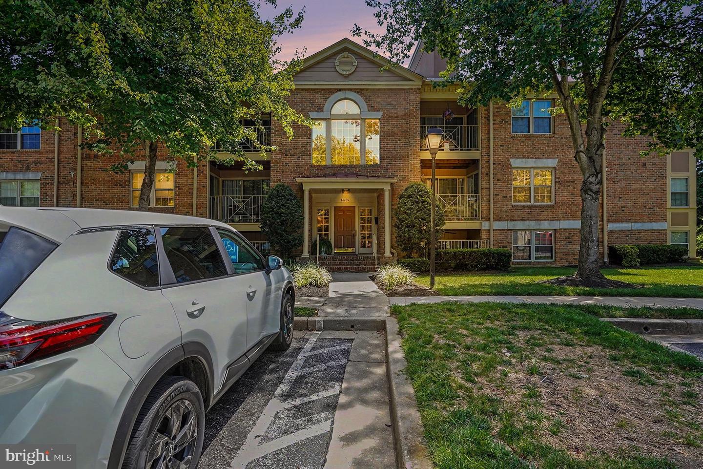 14209 QUAIL CREEK WAY #302 Property Photo 1